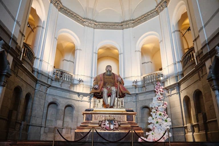 Giant sculpture of Gustav Vasa in the Nordic Museum, Stockholm, Sweden
