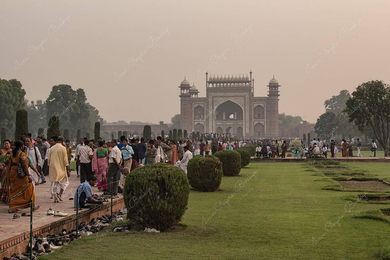 The Great Gate (main gateway) of the Taj Mahal in Agra, India