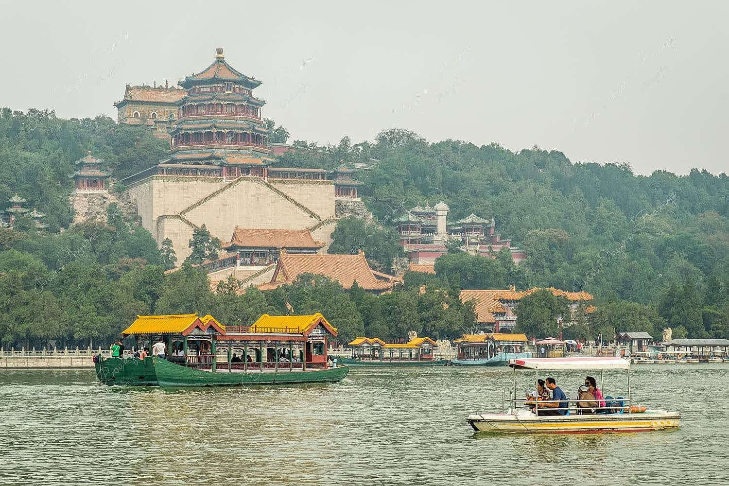 Tower of the Fragarance of The Buddha at the top of Longevity Hill at Kunming Lake, Beijing, China