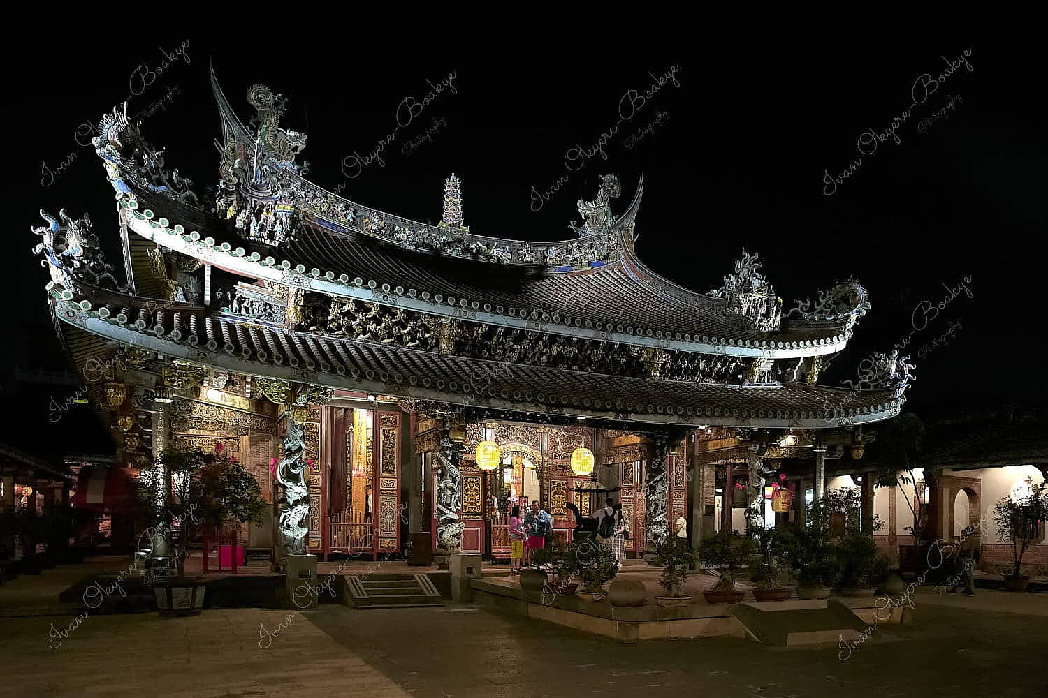 Dalongdong Baoan Temple at night, Taipei, Taiwan