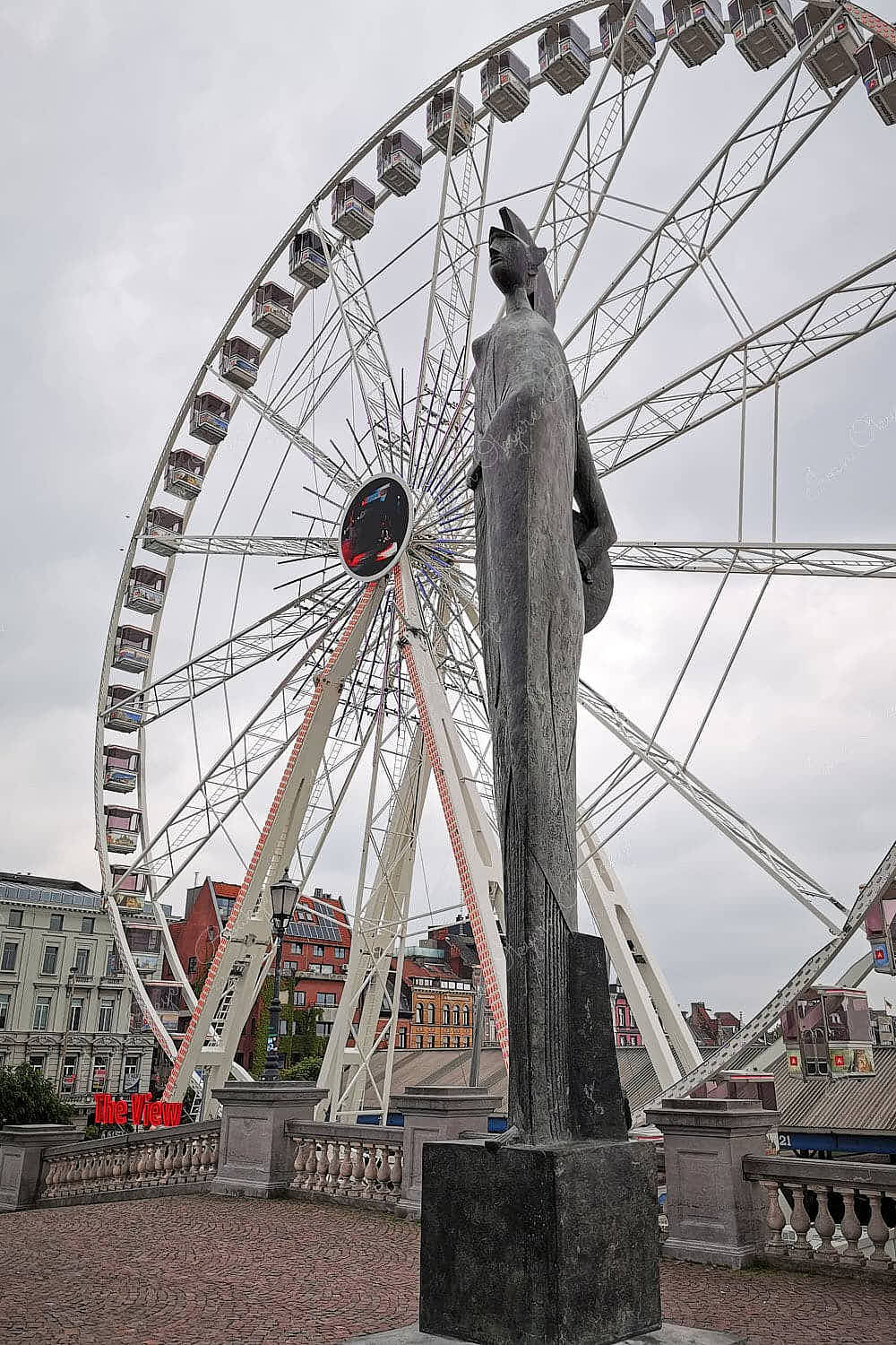 Minerva Goddess statue in front of The View ferris wheel, Antwerp